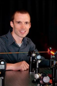 Dr Hodgkiss wins young scientist prize