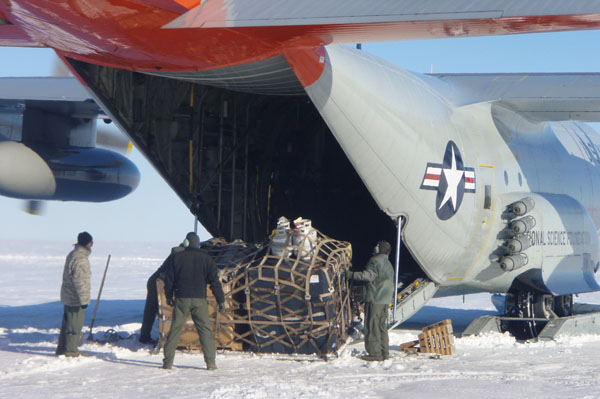 A C-130 Hercules picking up science equipment c. Huw Horgan 2011-2012