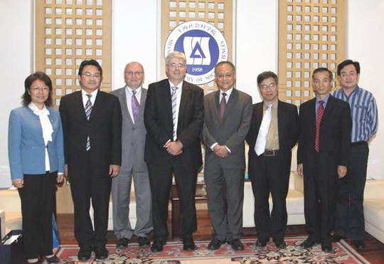 Pat Walsh visits Shanghai Academy