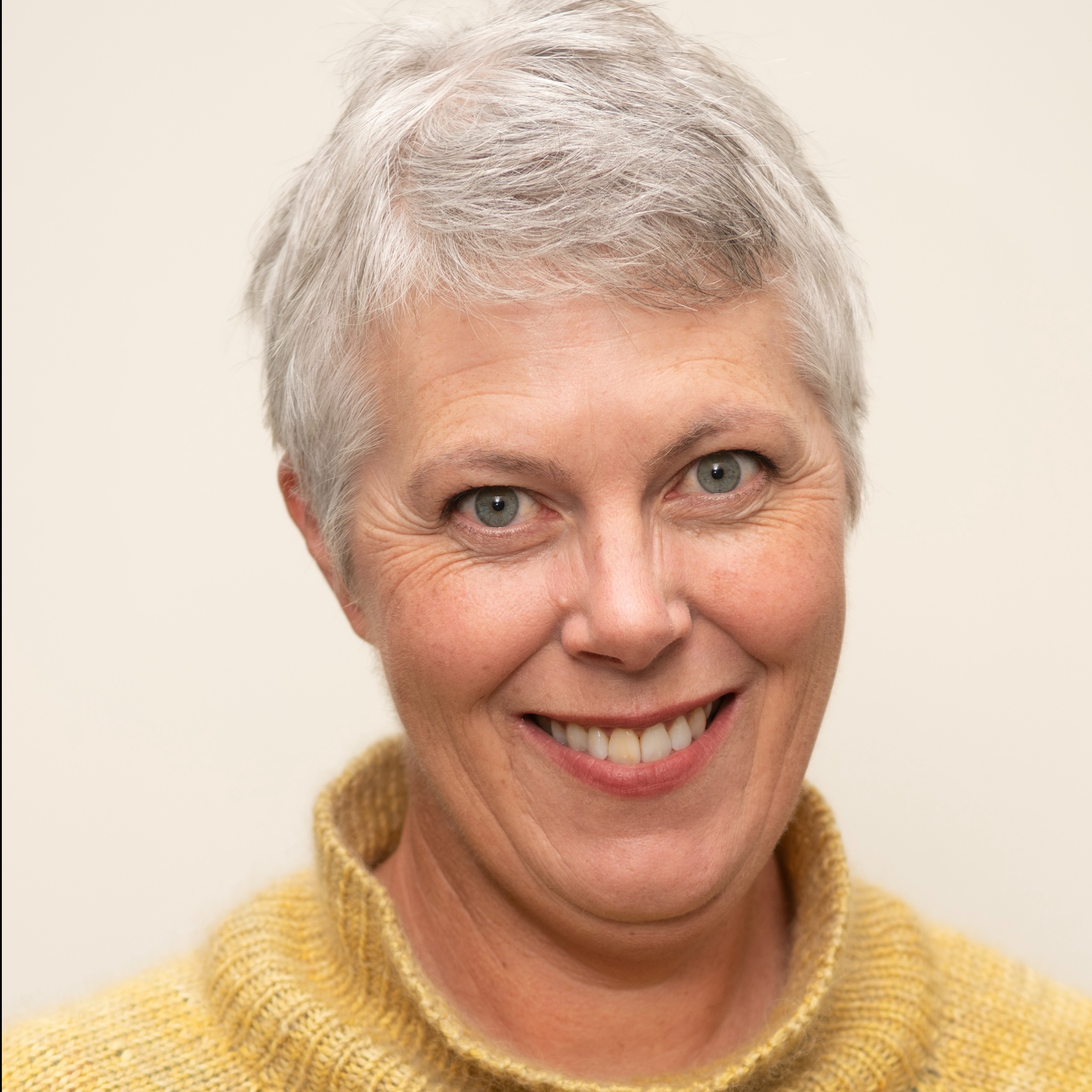 Dr. Tracey Bell profile-picture photograph
