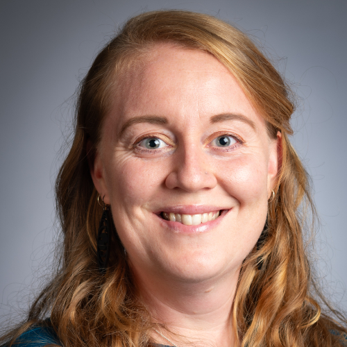 Ria Holmes profile-picture photograph