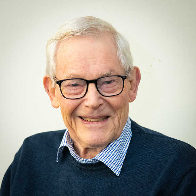 Donald G. Trow profile-picture photograph