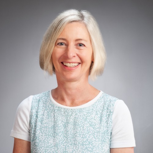 Libby Bloomfield profile-picture photograph