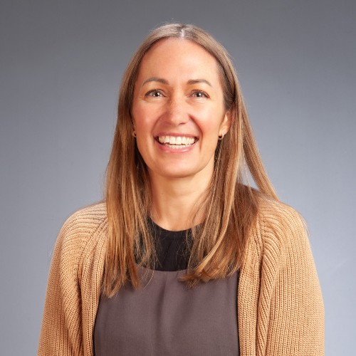 Lynnda Church profile-picture photograph